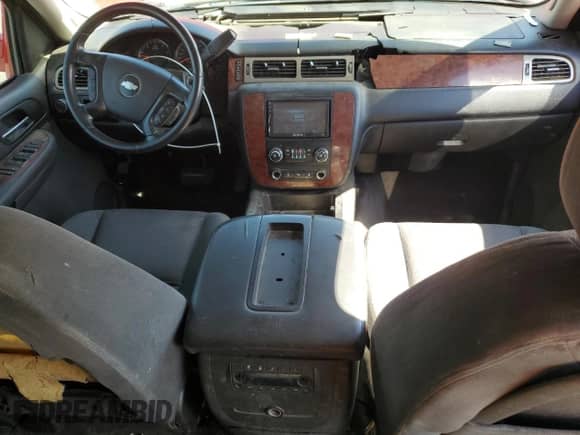 2009 Chevrolet Suburban 1LT z VIN 1GNFC26019R240260, wystawiony jako Copart lot #73403784 z przebiegiem 225 572 mil mil oraz Szkoda całkowita • Salvage title. Historia ofert i sprzedaży dostępna na DreamBid. Obrazek 8.