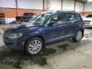 2017 Volkswagen Tiguan с VIN WVGMV7AX8HK001772, выставлен на аукционе Copart как лот 81980854 с пробегом 55 286 миль миль и Списание • Salvage title. История ставок и продаж доступна на DreamBid. Изображение 1.