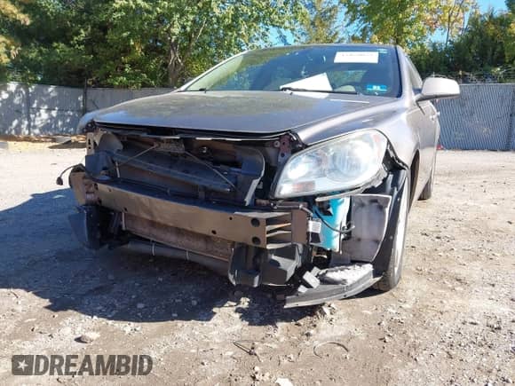 2010 Chevrolet Malibu 2LT z VIN 1G1ZD5E74AF232879, wystawiony jako IAAI lot #43459073 z przebiegiem Nie podano mil oraz . Historia ofert i sprzedaży dostępna na DreamBid. Obrazek 6.