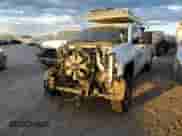 2017 Chevrolet Silverado 2500HD Work Truck z VIN 1GC2CUEG4HZ359775, wystawiony jako Copart lot #88976875 z przebiegiem 144 124 mil mil oraz Szkoda całkowita • Salvage title. Historia ofert i sprzedaży dostępna na DreamBid. Obrazek 1.