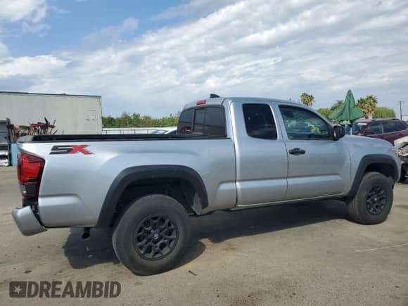 2022 Toyota Tacoma SR z VIN 3TYRZ5CN0NT020341, wystawiony jako Copart lot #81337325 z przebiegiem 40 549 mil mil oraz Szkoda całkowita • Salvage title. Historia ofert i sprzedaży dostępna na DreamBid. Obrazek 3.