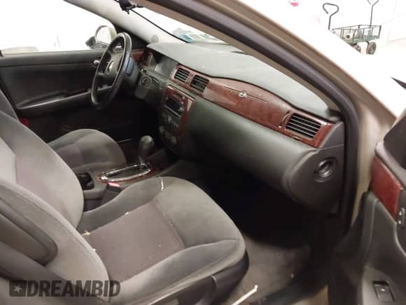 2010 Chevrolet Impala LT z VIN 2G1WB5EN5A1247793, wystawiony jako IAAI lot #43528360 z przebiegiem 77 934 mil mil oraz . Historia ofert i sprzedaży dostępna na DreamBid. Obrazek 5.