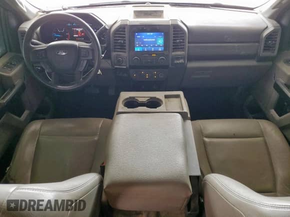 2021 Ford F-250 XL z VIN 1FT7W2BT7MEC20437, wystawiony jako Copart lot #85900385 z przebiegiem 185 710 mil mil oraz Czysty tytuł • Clean title. Historia ofert i sprzedaży dostępna na DreamBid. Obrazek 8.