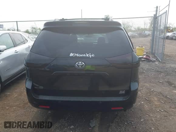 2015 Toyota Sienna Limited with VIN 5TDDK3DC9FS103425, listed as a IAAI auction lot 42129637 with 88,830 mi miles and . Bid and sale history available at DreamBid. Image 17.