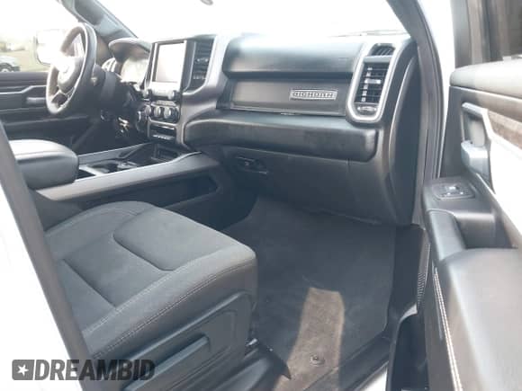 2022 Ram 1500 Big Horn z VIN 1C6RREFTXNN254294, wystawiony jako IAAI lot #41402831 z przebiegiem 49 951 mil mil oraz . Historia ofert i sprzedaży dostępna na DreamBid. Obrazek 5.