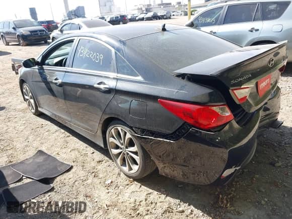 2014 Hyundai Sonata SE with VIN 5NPEC4AC3EH938159, listed as a IAAI auction lot 43422039 with 84,551 mi miles and . Bid and sale history available at DreamBid. Image 3.