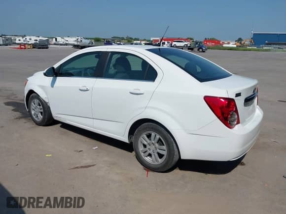 2013 Chevrolet Sonic LT с VIN 1G1JC5SH0D4245187, выставлен на аукционе IAAI как лот 42910282 с пробегом 46 529 миль миль и . История ставок и продаж доступна на DreamBid. Изображение 3.