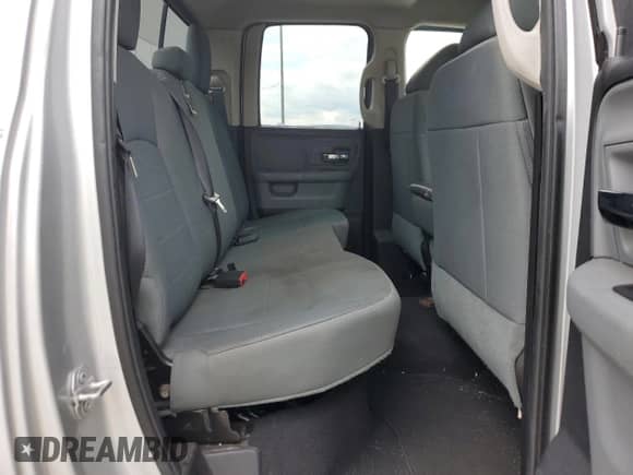 2016 Ram 1500 SLT z VIN 1C6RR6GG8GS256914, wystawiony jako Copart lot #70675065 z przebiegiem 136 737 mil mil oraz Szkoda całkowita • Salvage title. Historia ofert i sprzedaży dostępna na DreamBid. Obrazek 10.