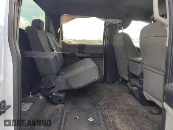 2018 Ford F-250 XL z VIN 1FT7W2B61JEB31016, wystawiony jako Copart lot #70891895 z przebiegiem 348 588 mil mil oraz Szkoda całkowita • Salvage title. Historia ofert i sprzedaży dostępna na DreamBid. Obrazek 10.