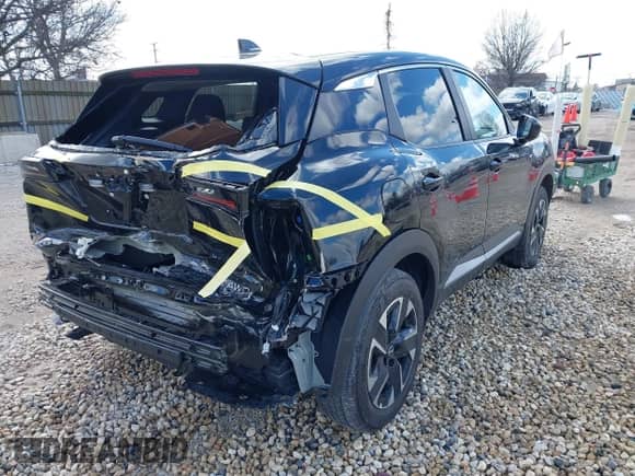 2025 Nissan Kicks SV with VIN 3N8AP6CB5SL311157, listed as a IAAI auction lot 41837659 with 615 mi miles and . Bid and sale history available at DreamBid. Image 4.