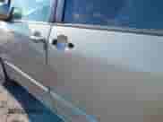 2005 Toyota Sienna XLE z VIN 5TDZA22CX5S385157, wystawiony jako IAAI lot #41622454 z przebiegiem 283 270 mil mil oraz . Historia ofert i sprzedaży dostępna na DreamBid. Obrazek 16.