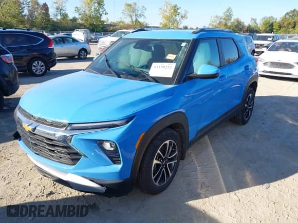 2024 Chevrolet TrailBlazer LT z VIN KL79MRSL9RB073440, wystawiony jako IAAI lot #43370232 z przebiegiem 16 573 mil mil oraz . Historia ofert i sprzedaży dostępna na DreamBid. Obrazek 2.