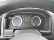 2016 Ram 1500 Express z VIN 3C6RR7KT5GG348855, wystawiony jako Copart lot #68904085 z przebiegiem 136 508 mil mil oraz Szkoda całkowita • Salvage title. Historia ofert i sprzedaży dostępna na DreamBid. Obrazek 9.