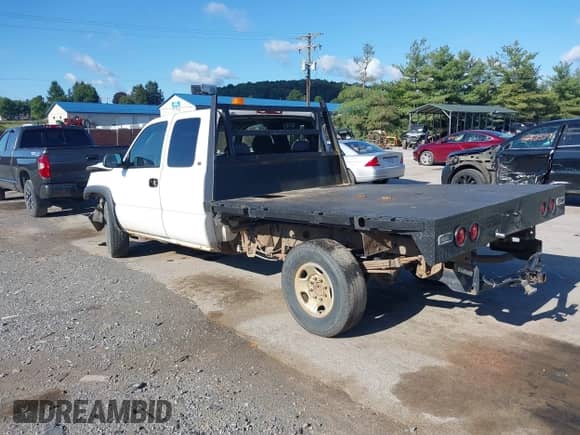 2000 Chevrolet Silverado 2500 LS с VIN 1GCGK29U1YE128188, выставлен на аукционе IAAI как лот 43063090 с пробегом 120 151 миль миль и . История ставок и продаж доступна на DreamBid. Изображение 3.