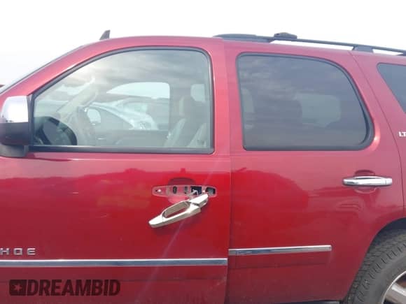 2009 Chevrolet Tahoe LTZ с VIN 1GNFK33059R158948, выставлен на аукционе IAAI как лот 42012892 с пробегом 159 826 миль миль и . История ставок и продаж доступна на DreamBid. Изображение 13.