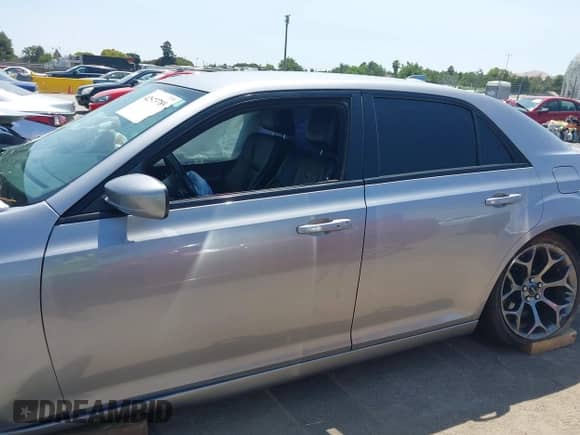 2018 Chrysler 300 S with VIN 2C3CCABG4JH227276, listed as a IAAI auction lot 42573789 with 86,147 mi miles and . Bid and sale history available at DreamBid. Image 14.