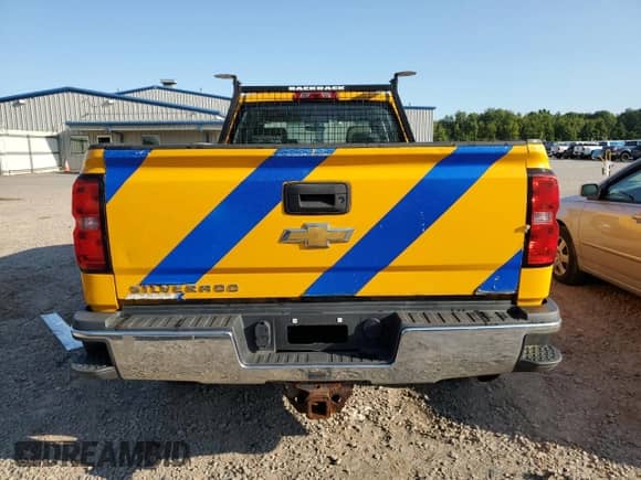 2017 Chevrolet Silverado 2500HD Work Truck z VIN 1GC1CUEG0HF179576, wystawiony jako Copart lot #67598644 z przebiegiem 185 628 mil mil oraz Czysty tytuł • Clean title. Historia ofert i sprzedaży dostępna na DreamBid. Obrazek 6.
