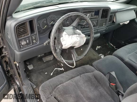 2000 Chevrolet Silverado 1500 LS with VIN 1GCEC14T9YZ281195, listed as a Copart auction lot 79759864 with Not provided miles and Salvage title. Bid and sale history available at DreamBid. Image 8.