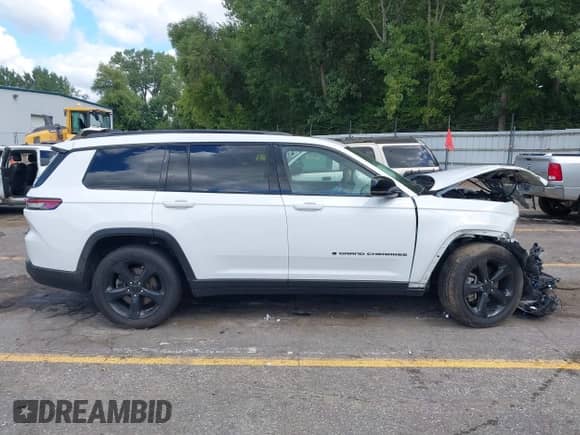 2023 Jeep Grand Cherokee Altitude X with VIN 1C4RJKAG5P8101686, listed as a IAAI auction lot 43033435 with 73,507 mi miles and . Bid and sale history available at DreamBid. Image 13.