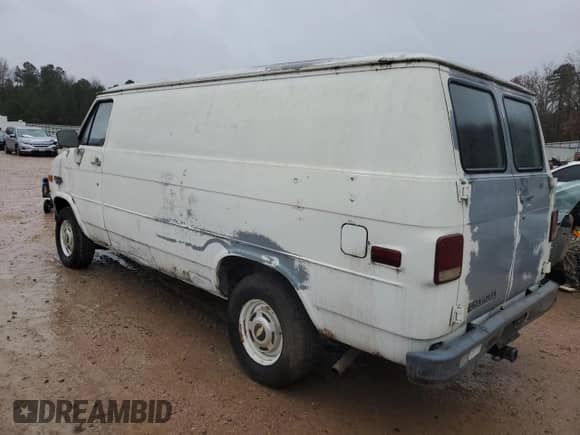 1986 Chevrolet Chevy Van with VIN 1GCEG25N0G7172290, listed as a Copart auction lot 84010474 with 90,574 mi miles and Clean title. Bid and sale history available at DreamBid. Image 2.