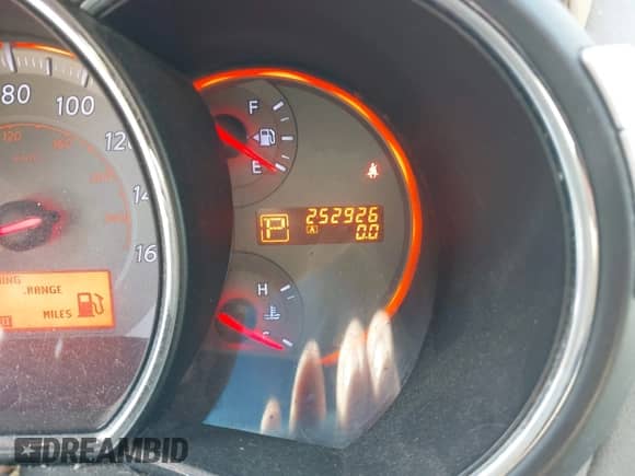 2009 Nissan Murano S z VIN JN8AZ18W49W154721, wystawiony jako IAAI lot #42511974 z przebiegiem 252 926 mil mil oraz . Historia ofert i sprzedaży dostępna na DreamBid. Obrazek 7.