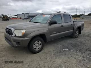 2013 Toyota Tacoma z VIN 5TFJX4CN0DX028098, wystawiony jako Copart lot #84357975 z przebiegiem 201 728 mil mil oraz Czysty tytuł • Clean title. Historia ofert i sprzedaży dostępna na DreamBid. Obrazek 1.