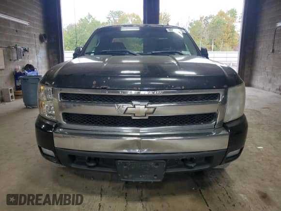 2007 Chevrolet Silverado 1500 1LT with VIN 2GCEK190171509697, listed as a Copart auction lot 80943505 with 264,365 mi miles and Clean title. Bid and sale history available at DreamBid. Image 5.