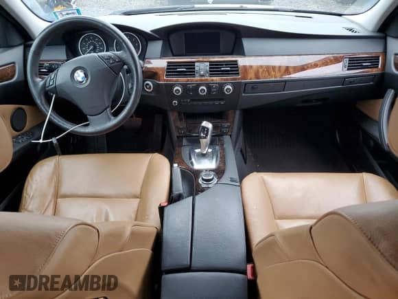 2010 BMW 5 Series 528i с VIN WBANU5C58AC126005, выставлен на аукционе Copart как лот 57117285 с пробегом 139 414 миль миль и Списание • Salvage title. История ставок и продаж доступна на DreamBid. Изображение 8.