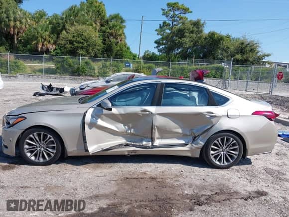 2015 Hyundai Genesis 3.8L с VIN KMHGN4JE1FU033037, выставлен на аукционе IAAI как лот 43267143 с пробегом 156 548 миль миль и . История ставок и продаж доступна на DreamBid. Изображение 14.