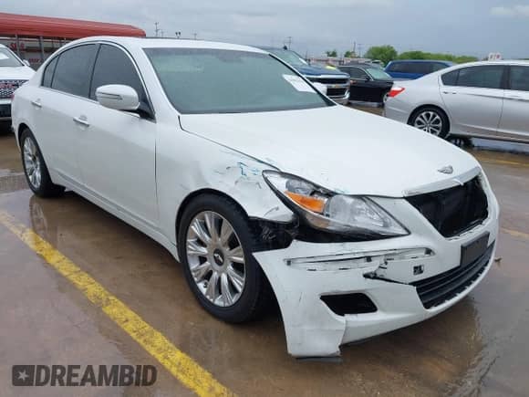 2010 Hyundai Genesis with VIN KMHGC4DE9AU105001, listed as a IAAI auction lot 41892564 with 203,191 mi miles and . Bid and sale history available at DreamBid. Image 1.