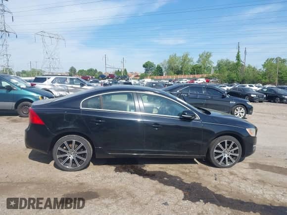 2015 Volvo S60 T5 Premier с VIN YV1612TB0F2301780, выставлен на аукционе IAAI как лот 42229293 с пробегом 104 783 миль миль и . История ставок и продаж доступна на DreamBid. Изображение 13.