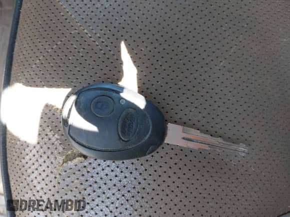 2000 Land Rover Discovery Cloth с VIN SALTY1242YA250771, выставлен на аукционе IAAI как лот 42231046 с пробегом Не указан миль и . История ставок и продаж доступна на DreamBid. Изображение 11.
