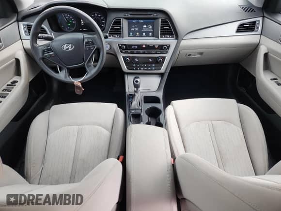 2017 Hyundai Sonata SE z VIN KMHE24L13HA058326, wystawiony jako Copart lot #68241905 z przebiegiem 95 961 mil mil oraz Szkoda całkowita • Salvage title. Historia ofert i sprzedaży dostępna na DreamBid. Obrazek 8.