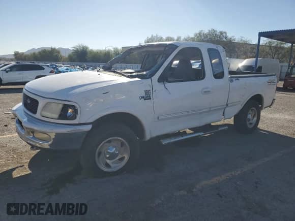 1997 Ford F-150 XL с VIN 1FTDX1868VKA02280, выставлен на аукционе Copart как лот 84833045 с пробегом 206 425 миль миль и Списание • Salvage title. История ставок и продаж доступна на DreamBid. Изображение 1.