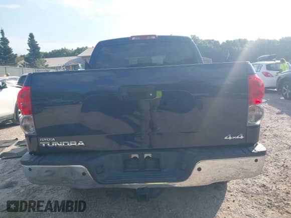 2008 Toyota Tundra Limited z VIN 5TBDV58118S501543, wystawiony jako IAAI lot #43306341 z przebiegiem 167 364 mil mil oraz . Historia ofert i sprzedaży dostępna na DreamBid. Obrazek 17.