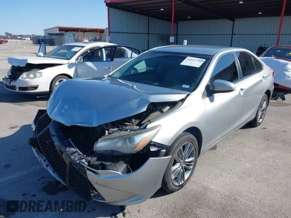 2017 Toyota Camry XLE z VIN 4T1BF1FK1HU660134, wystawiony jako IAAI lot #41697739 z przebiegiem 116 243 mil mil oraz . Historia ofert i sprzedaży dostępna na DreamBid. Obrazek 2.
