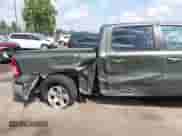 2020 Ram 1500 Big Horn z VIN 1C6SRFFTXLN416106, wystawiony jako IAAI lot #42973915 z przebiegiem 90 271 mil mil oraz . Historia ofert i sprzedaży dostępna na DreamBid. Obrazek 6.