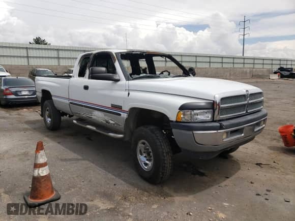2000 Dodge 2500 с VIN 3B7KF2367YG158765, выставлен на аукционе Copart как лот 59000375 с пробегом Не указан миль и Списание • Salvage title. История ставок и продаж доступна на DreamBid. Изображение 4.