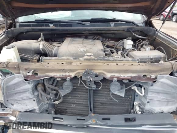 2016 Toyota Tundra Platinum с VIN 5TFAW5F1XGX553269, выставлен на аукционе IAAI как лот 43208533 с пробегом 65 144 миль миль и . История ставок и продаж доступна на DreamBid. Изображение 10.