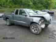 2005 Dodge Dakota ST with VIN 1D7HW22K85S315318, listed as a Copart auction lot 57071595 with 98,212 mi miles and Salvage title. Bid and sale history available at DreamBid. Image 4.