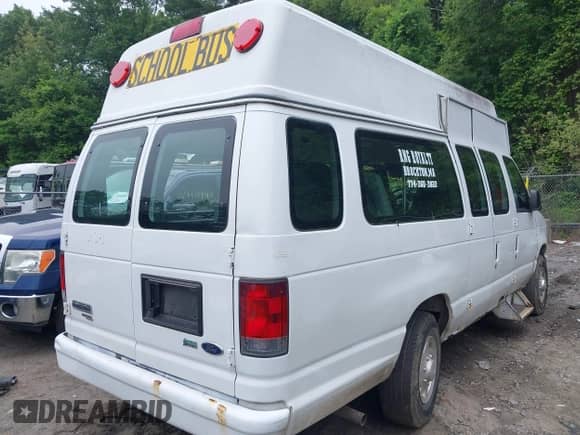 2012 Ford Econoline Cargo Commercial z VIN 1FTNS2EWXCDA09147, wystawiony jako IAAI lot #42418065 z przebiegiem 169 509 mil mil oraz . Historia ofert i sprzedaży dostępna na DreamBid. Obrazek 4.