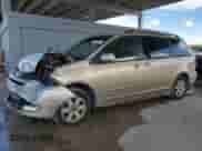 2004 Toyota Sienna XLE z VIN 5TDZA22C04S069460, wystawiony jako Copart lot #84008035 z przebiegiem 243 993 mil mil oraz Szkoda całkowita • Salvage title. Historia ofert i sprzedaży dostępna na DreamBid. Obrazek 1.