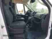 2024 Ram ProMaster Cargo Tradesman с VIN 3C6LRVDG0RE128970, выставлен на аукционе IAAI как лот 42395320 с пробегом 24 205 миль миль и . История ставок и продаж доступна на DreamBid. Изображение 5.