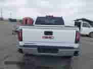 2018 GMC Sierra 1500 SLT z VIN 3GTU2NEC2JG474475, wystawiony jako IAAI lot #43194997 z przebiegiem 136 451 mil mil oraz . Historia ofert i sprzedaży dostępna na DreamBid. Obrazek 16.