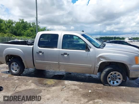 2009 GMC Sierra 1500 SL с VIN 3GTEC13C39G113409, выставлен на аукционе IAAI как лот 42235074 с пробегом 149 639 миль миль и . История ставок и продаж доступна на DreamBid. Изображение 13.