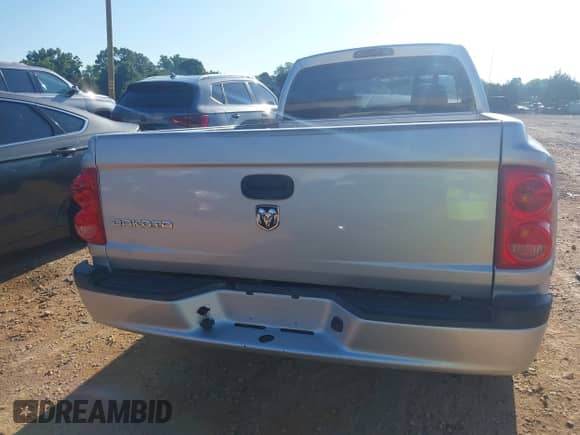 2006 Dodge Dakota ST with VIN 1D7HE22K16S664583, listed as a IAAI auction lot 42442345 with 147,737 mi miles and . Bid and sale history available at DreamBid. Image 16.