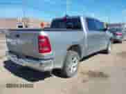 2022 Ram 1500 Big Horn z VIN 1C6RRFFG5NN378241, wystawiony jako IAAI lot #43357566 z przebiegiem 104 895 mil mil oraz . Historia ofert i sprzedaży dostępna na DreamBid. Obrazek 4.