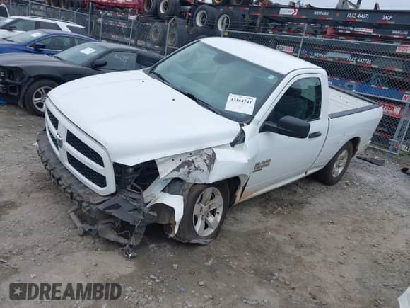 2019 Ram 1500 Express z VIN 3C6JR6AG4KG500855, wystawiony jako IAAI lot #43164741 z przebiegiem 94 479 mil mil oraz . Historia ofert i sprzedaży dostępna na DreamBid. Obrazek 2.