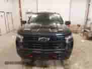 2024 Chevrolet Silverado 1500 LT Trail Boss z VIN 3GCUDFED5RG123564, wystawiony jako IAAI lot #42193775 z przebiegiem 26 302 mil mil oraz . Historia ofert i sprzedaży dostępna na DreamBid. Obrazek 12.