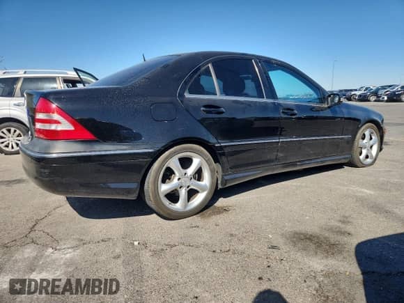 2006 Mercedes-Benz C 230 Sport with VIN WDBRF52H06A890913, listed as a Copart auction lot 59822245 with 154,295 mi miles and Clean title. Bid and sale history available at DreamBid. Image 3.
